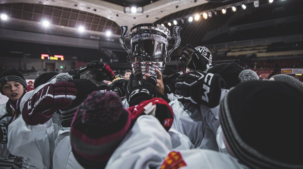 https://www.hcsparta.cz/clanek.asp?id=O-Vanocni-puk-Sparta-obhajuje-stribro-16611